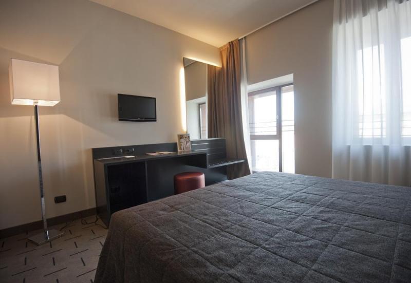 Hotel Continental Cremona Exterior foto
